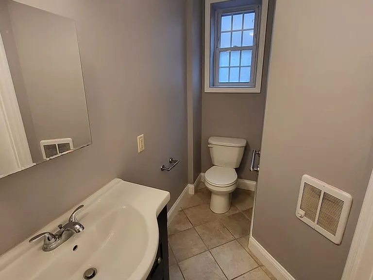 156 Locust St — Photo 5