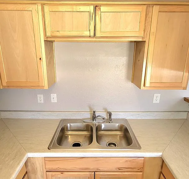 1920 Galaxy St — Photo 11