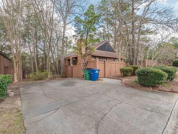 3rd image of 27 Bluff Pointe Way