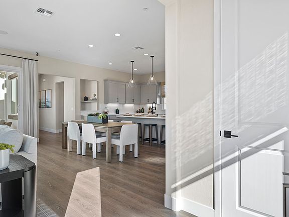 Greenway Residence 2 - Entry