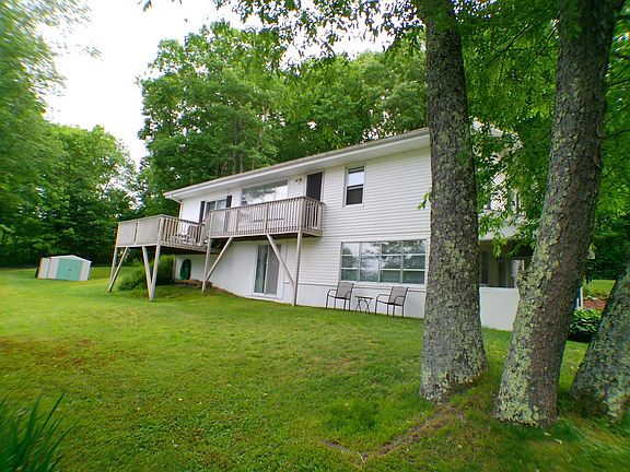 4th image of 20 Forest St