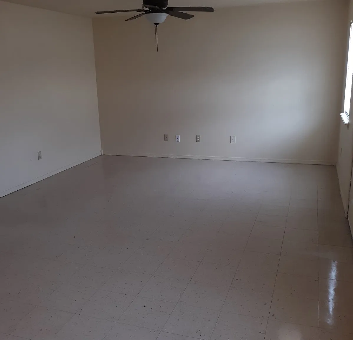 2 bed, 1.0 bath, 710 sqft, $695 — Photo 2