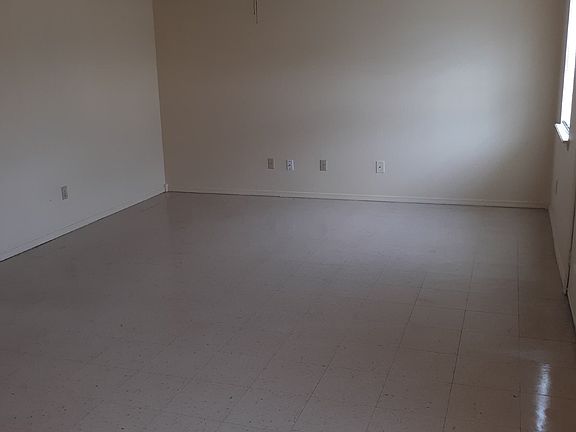 3rd image of 685 Jill Ln APT C