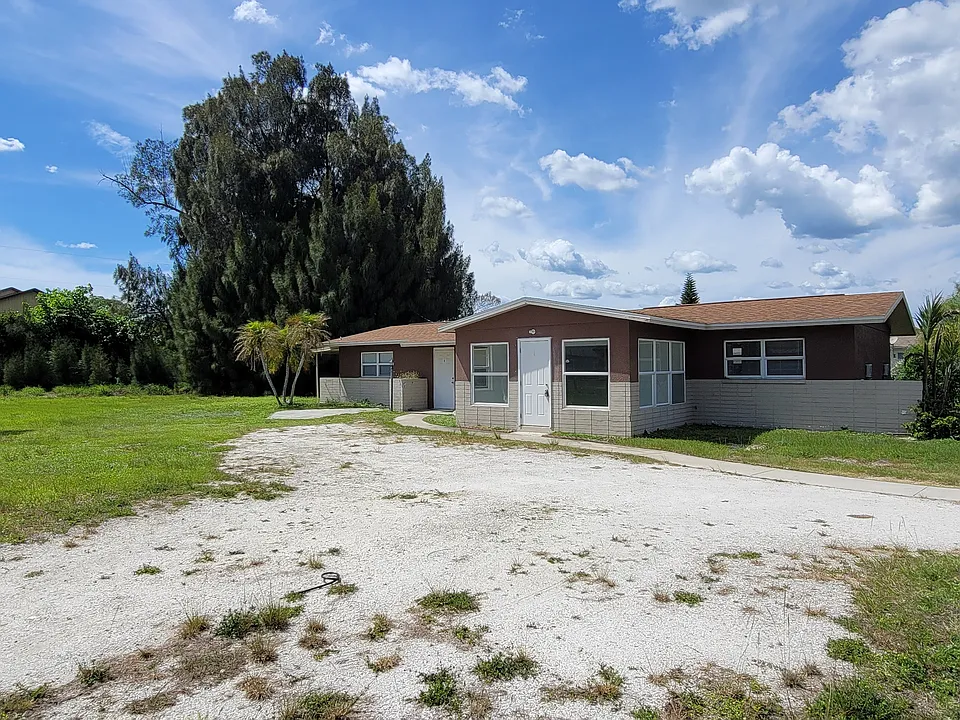 615 Joel Blvd #B