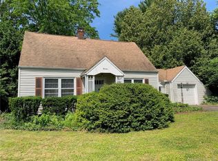 14 Pocono Ln, Danbury, CT 06810
