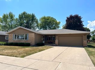325 Hawk St, Oshkosh, WI 54902