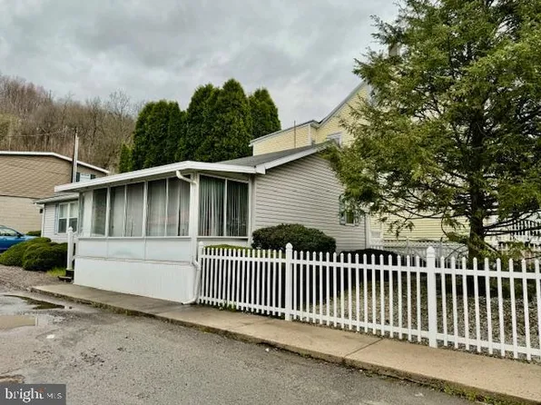 301 N Chestnut St, Shenandoah, PA 17976