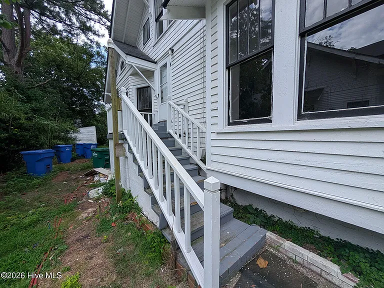 209 Warren St W #A — Photo 11