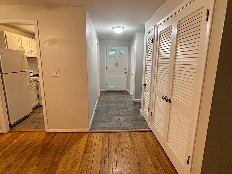 109 Sycamore Ln #B — Photo 3