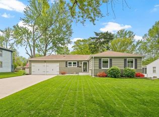 5815 W 100th St, Overland Park, KS 66207