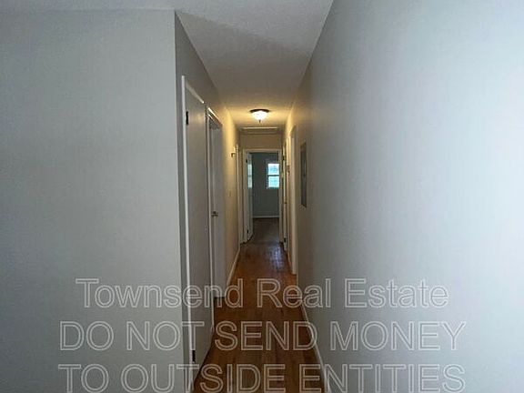 4th image of 2904 Collingwood St