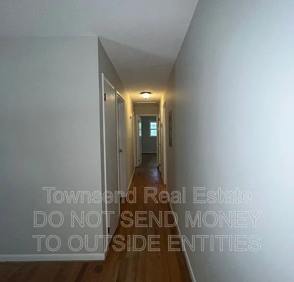 2904 Collingwood St — Photo 4