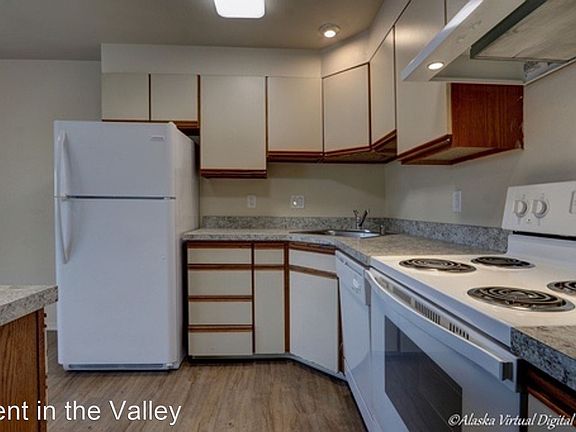 3rd image of 16510 Centerfield Dr APT B108