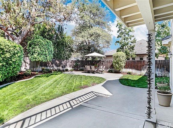 4th image of 853 E Leadora Ave