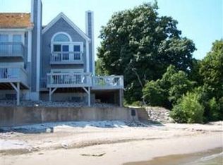 5934 E Catawba Beach Dr, Port Clinton, OH 43452