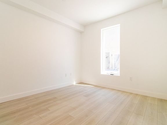 5th image of 150 Williams St #20