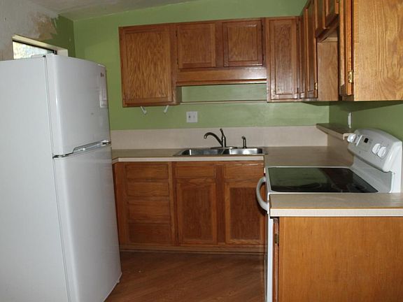 5th image of 522 8th Ave N