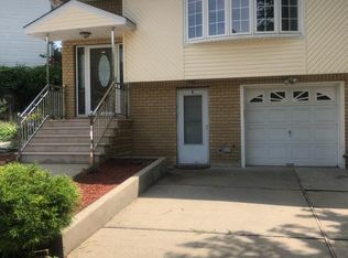 8 Poland Pl, Staten Island, NY 10314