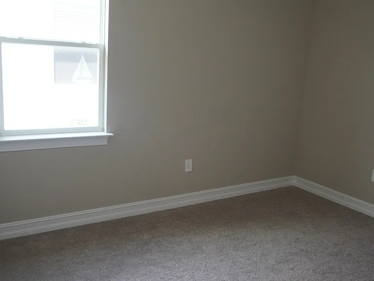 16027 Crofton Springs Way — Photo 25
