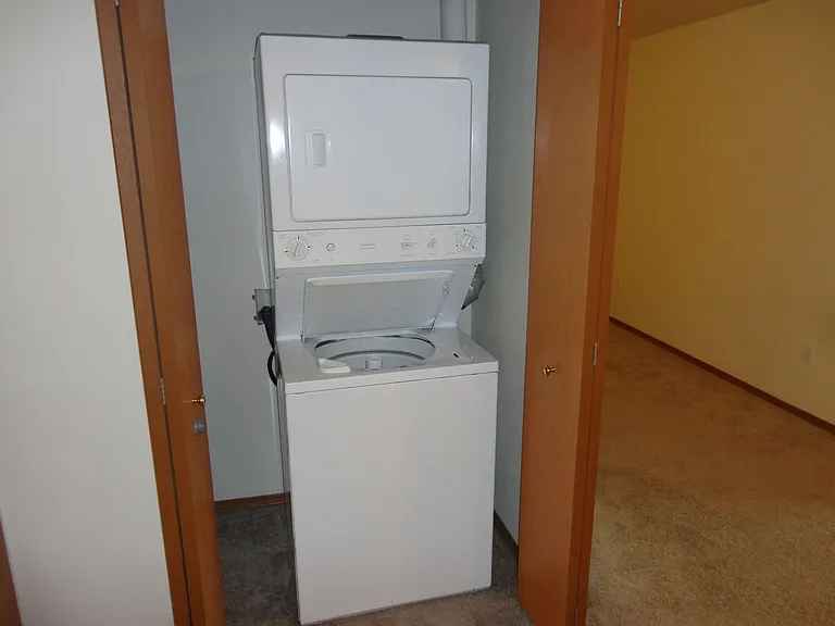 1 bed 2 bath w/den 1 bed 2 bath w/den