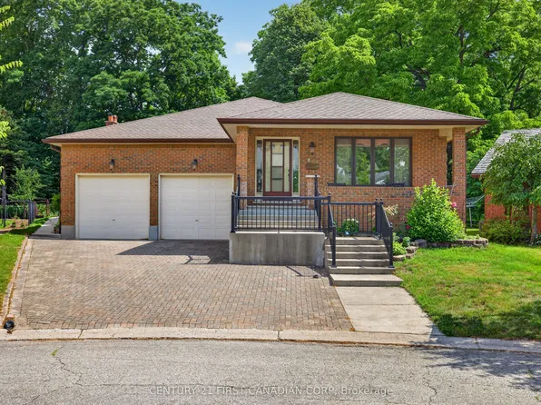 27 Stirrup Ct, London, ON N6G 3T8