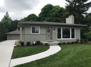 560 S Cranbrook Rd, Bloomfield Hills, MI 48301