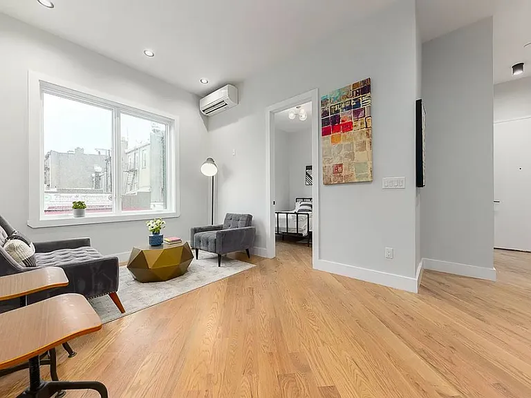 576 Grand St #3R — Photo 5