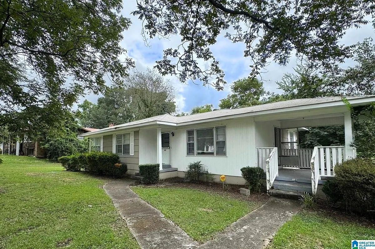 Building Photo - 1401 Heflin Ave W