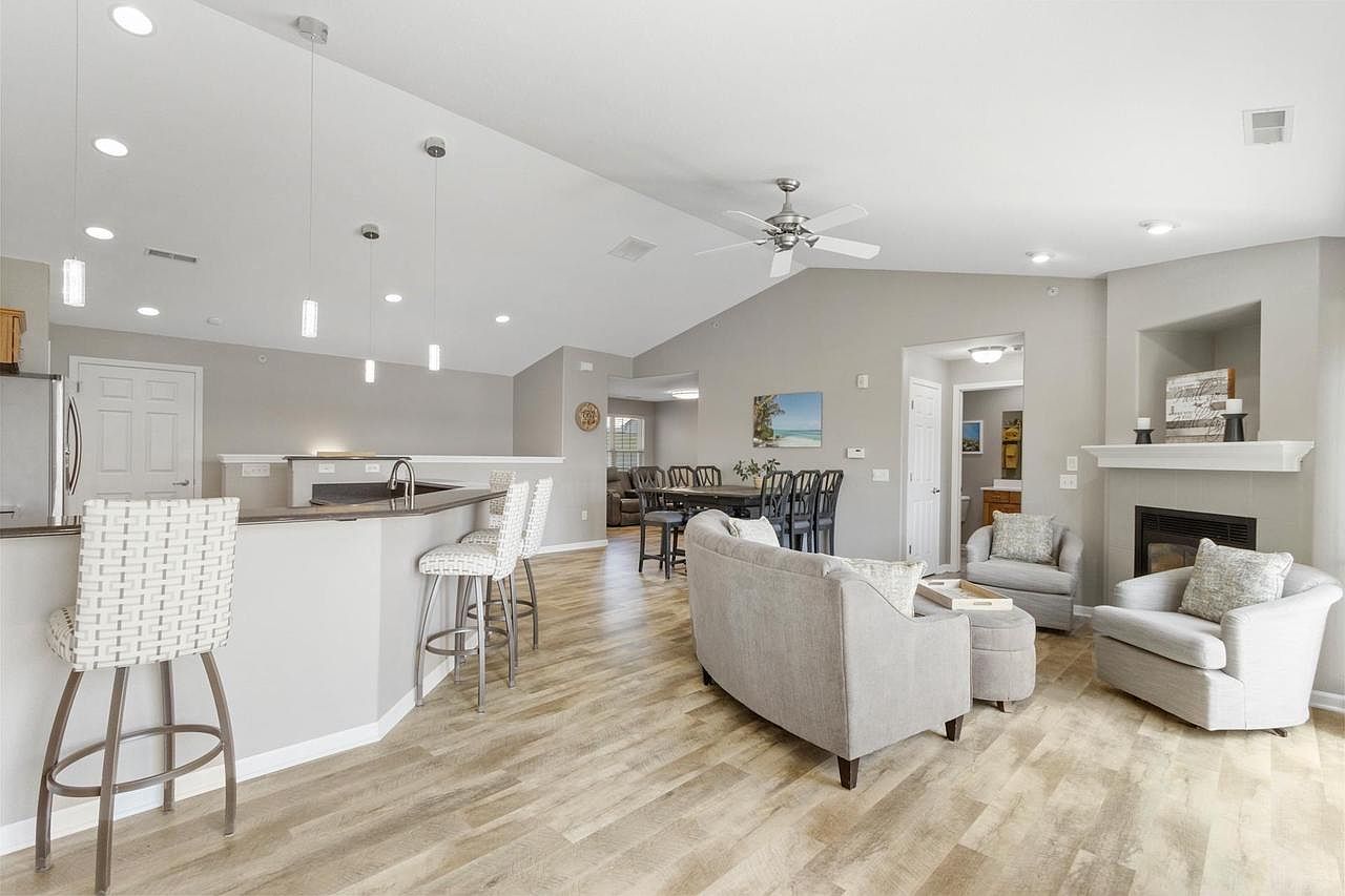 670 East Lake Avenue UNIT 105, Wisconsin Dells, WI 53965 Zillow