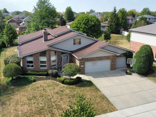 2838 Northwind Dr, New Lenox, IL 60451