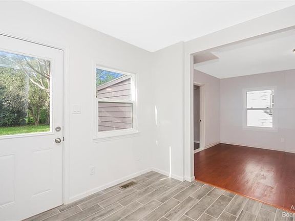 3rd image of 1003 Sherman St