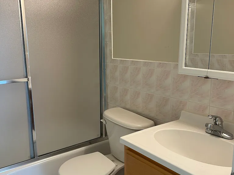 Full bathroom on bottom floor.