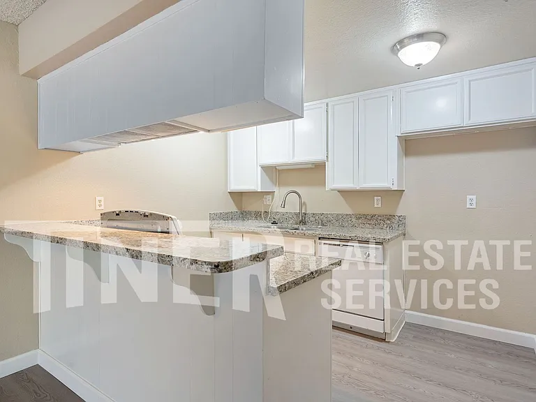 5012 Sunshine Ln — Photo 12