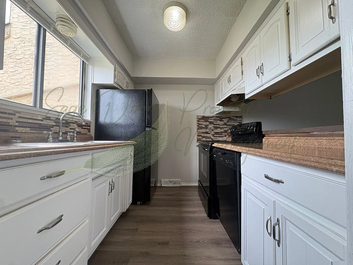 Spacious Townhome In Kansas City — Photo 2