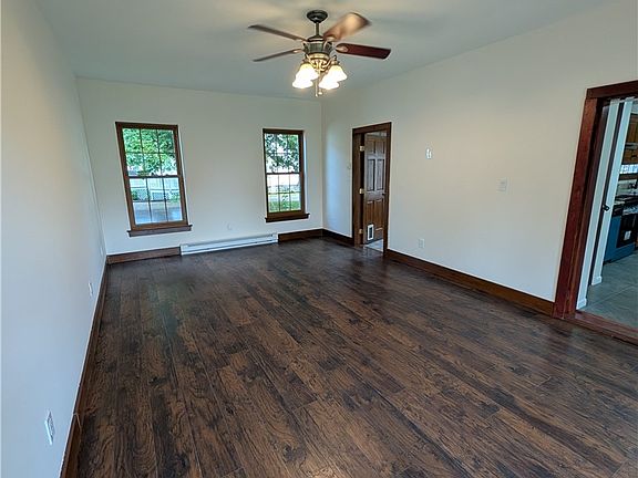 5th image of 125 Center St