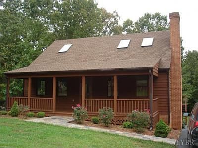 1st image of 320 Woodland Dr