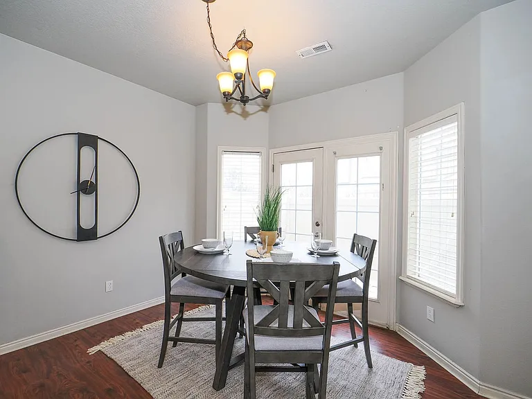 1485 N June St — Photo 10