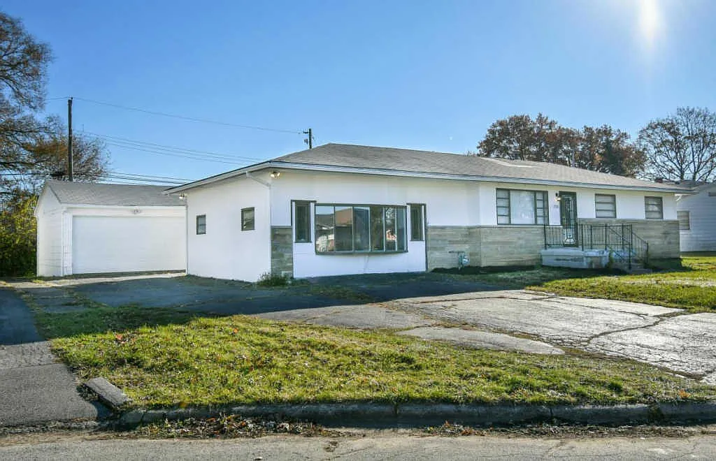 1726 Weiler Ave photo 1