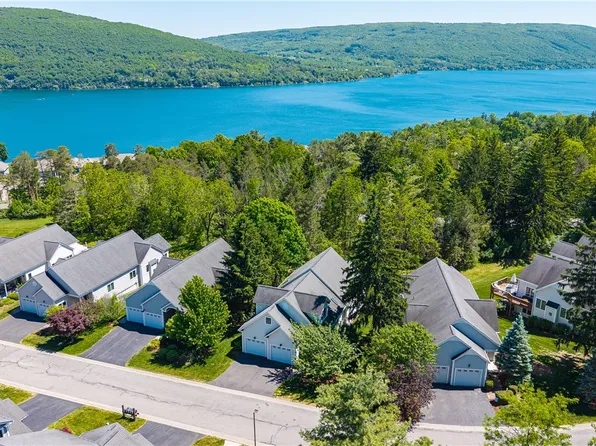 5567 Lakewood Trl, Canandaigua, NY 14424