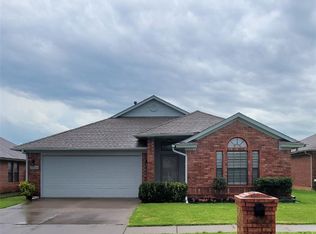 10624 NW 34th St, Yukon, OK 73099
