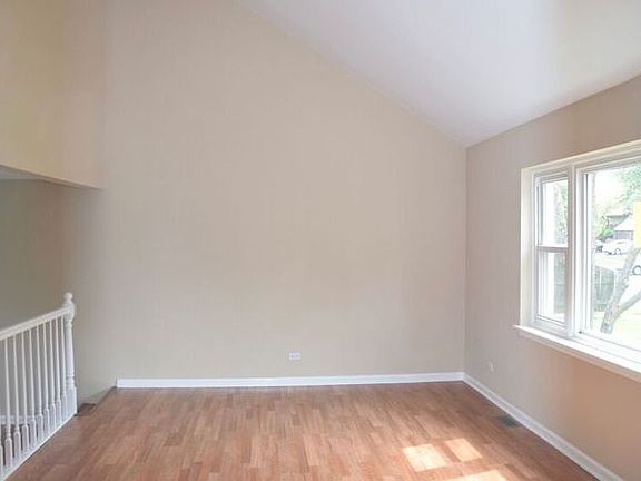 3rd image of 1820 De Forest Ln