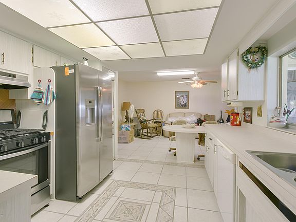 5th image of 472 Aruba Ct