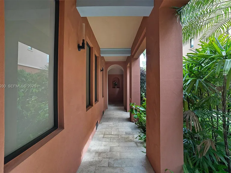 6226 Paradise Point Dr — Photo 20