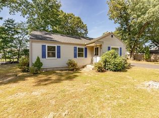 34 Rosemary Dr, Springfield, MA 01119