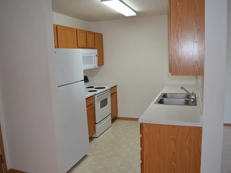 Greenbrier Apartments — Photo 2