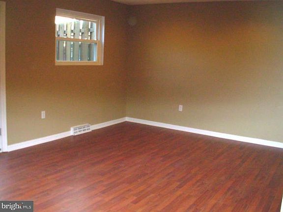 3rd image of 6463 Gildar St
