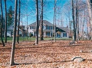 11490 Boxwood Cir, Chardon, OH 44024