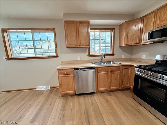 4th image of 4617 Andover Ave