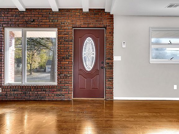 4th image of 388 Girard Ave