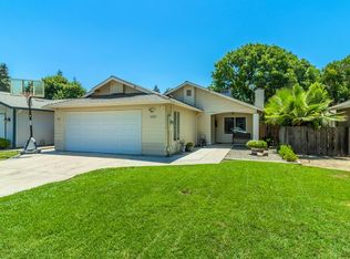 1210 Roosevelt St, Kingsburg, CA 93631